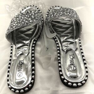 Rouge Rhinestone Embellished Sandals Shiny Silver Very Sparkly Women SZ 7 NEW